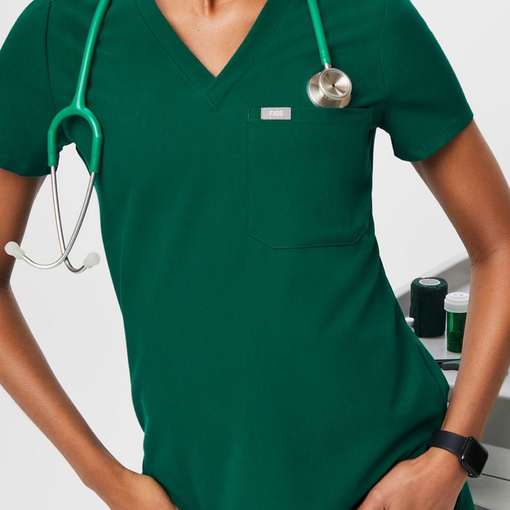 Figs Catarina One Pocket Scrub Top (Hunter Green)